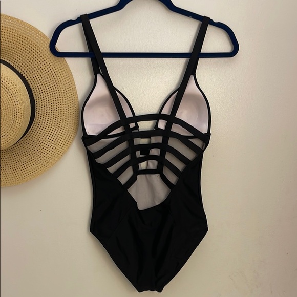 Black Cut-Out Strappy One-Piece Swimsuit Size Medium - Picture 5 of 7